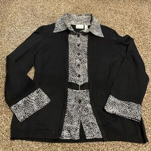 Kim Rogers sweater/blouse top black, and white print
